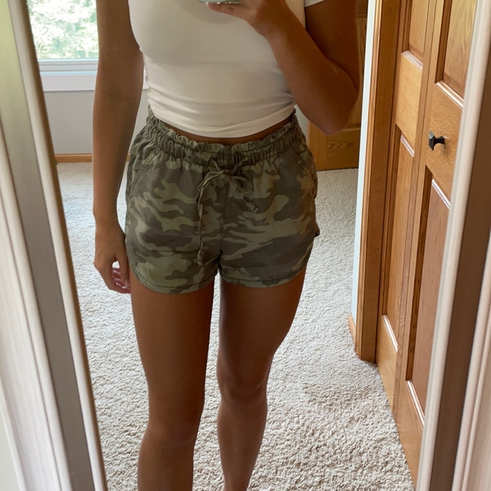 camo American Eagle shorts!